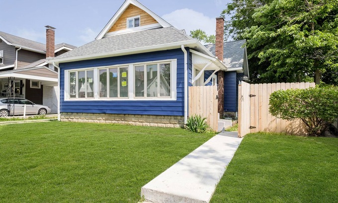 Speedway House | Iconic Speedway Location next to Indy 500 track, amenities, and restaurants