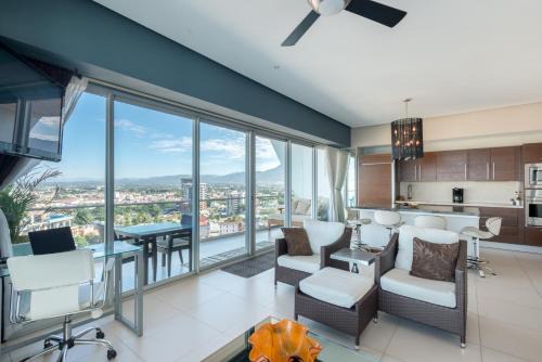 North Hotel Zone Apartment | ICONTower2-1401 Icon - Panoramic Views Ocean, Beach, Best Pool