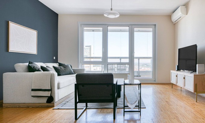 Kaisermuhlen Apartment | Ideal Donaustadt 2BR w/Elevator, Doorman, near U1 & UN HQ, by Blueground