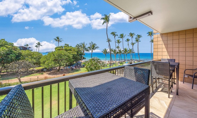 Kihei Condo | Ideal island condo with ocean views, beach & pool access & balcony