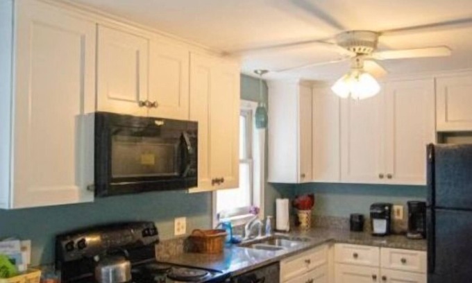 Saunderstown House | Ideal Location for Exploring RI! Short drive to beaches, Newport & More!
