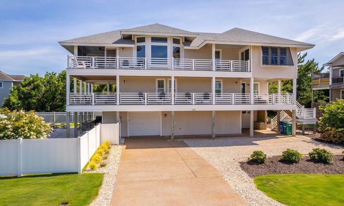 Duck House | Ideal Location in Duck Short Walk to Town and Beach. Heated Pool and Hot Tub