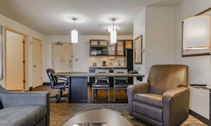 Huntsville Hotel | Ideal Mix of Comfort and Value! Pet-Friendly, Close to Sherwood Park