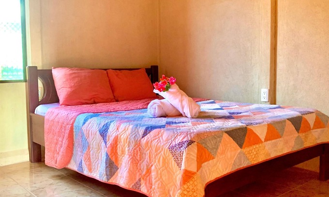 Puerto Jimenez House | Ideal Para Descansar del Bullicio de la Ciudad, se Observan Aves Desde Temprano