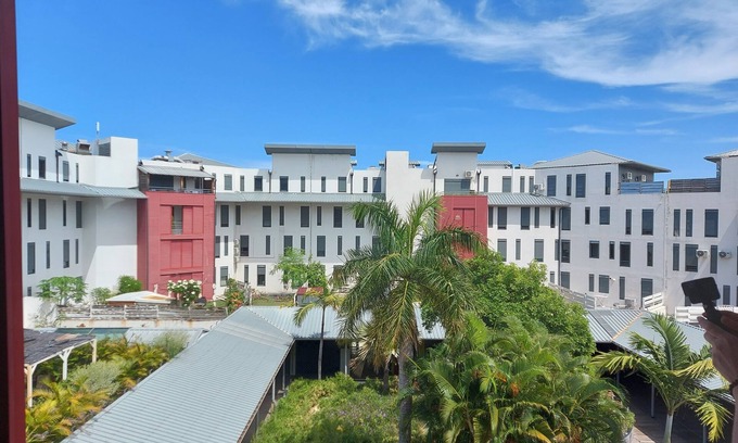 Petite-ÃŽle Apartment | Ideally located apartment with parking