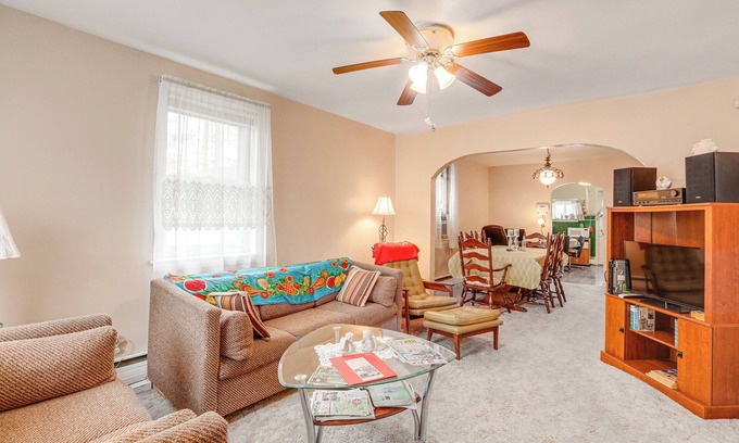 Villas House | Ideally Located Villas Home: 2 Mi to Beaches!