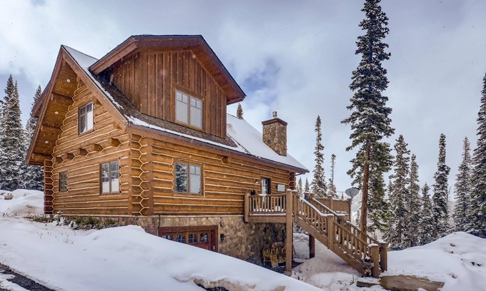Quandary Village House | Idyllic Breckenridge Chalet with deck, valley views and Starlink internet