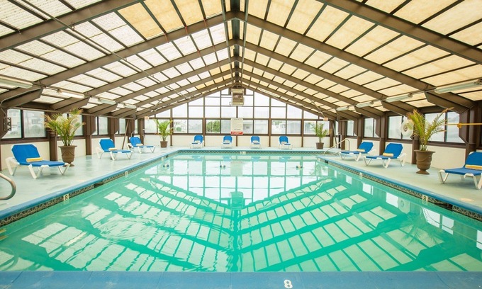 Brigantine House | Idyllic Getaway! 3 Great Units Right on Beach! Pool, Snorkeling, Bar!