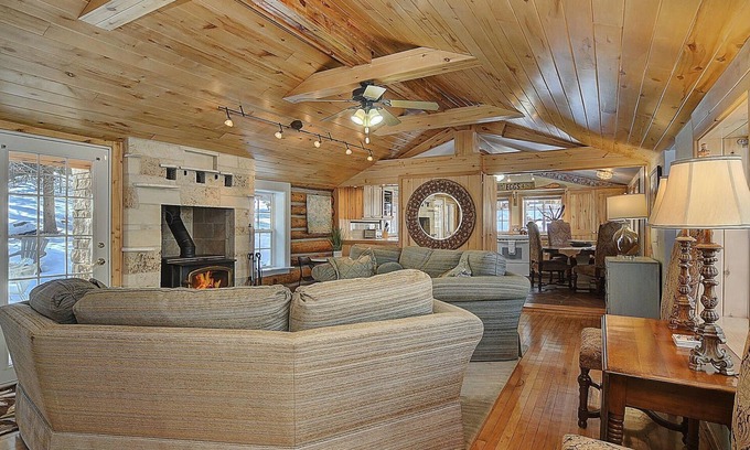 Salida Cabin | Idyllic Historic Log Cabin~Streamside~Forested Seclusion~Gated Privacy~Hot Tub