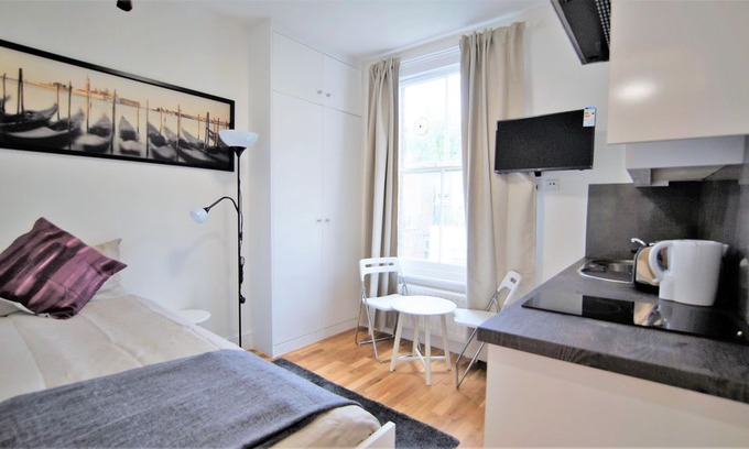 Redcliffe Apartment | Ifield 7 apartment in South Kensington with WiFi.