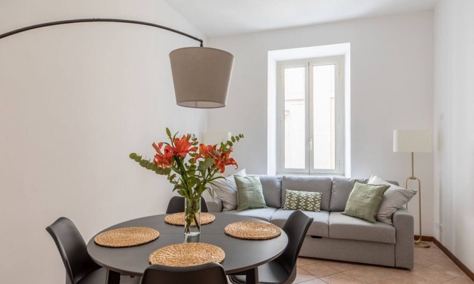 Rione XIV Borgo Apartment | iFlat | Vatican Cozy & Bright 2 Bedroom Apartment