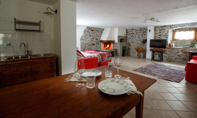 Villa di Tirano Apartment | IL COMO' DELLA CIVETTA - Taverna “La Fenice”