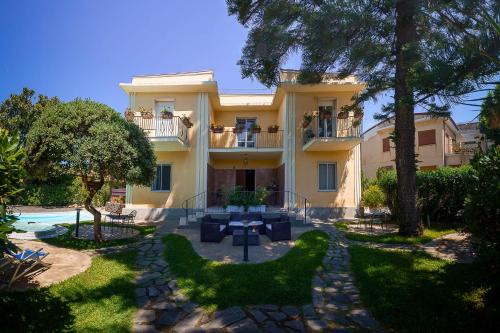 Campo Calabro Bed & Breakfast | Il Giardino degli Allori