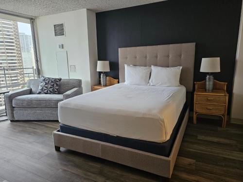 Waikiki Apartment | Ilikai Marina 1893 City View Studio