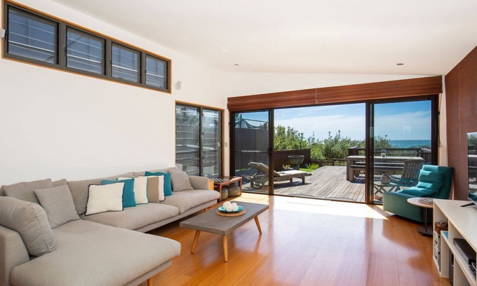 Culburra Beach House | Illaroo - Absolute Beachfront with Spa