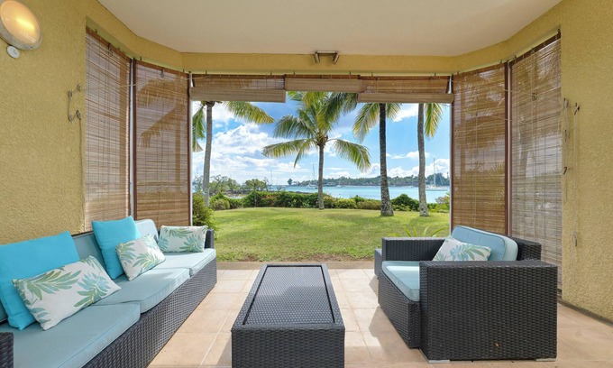 Grand-Baie Apartment | Ilot Bleu, beachfront flat, centre of Grand Baie