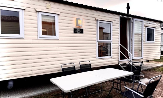 Clacton-on-Sea House | Impeccable 4-Bed Caravan in Clacton-on-Sea