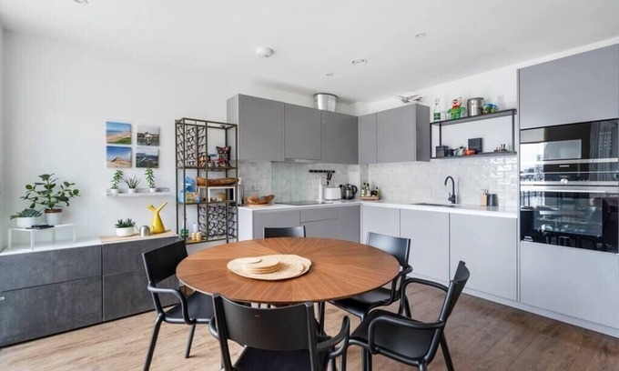 Limehouse Apartment | Impeccable Modern 2BR Apartment Peachy Stays