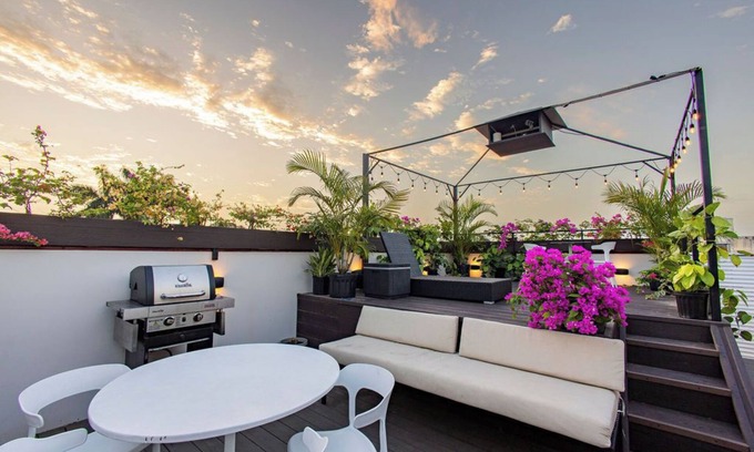 Panama City Apartment | Impeccable Studio apartment in Casco Viejo for two people - Superb Location! Sleeps 2