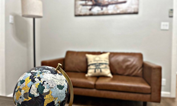 Boulevard Park House | Imperial 3BR/1.5BA - Mansion Flats Neighborhood