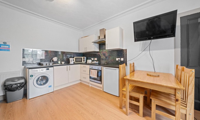 Inverness City Centre Apartment | Imtiaz - 9 Ardconnel Terrace