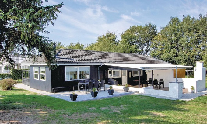 Diernæs Strandby House | In a beautiful location to the beach and with a magnificent panoramic view of the Little Belt awaits