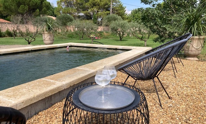 Entraigues-sur-la-Sorgue Other | In a Mas in Provence