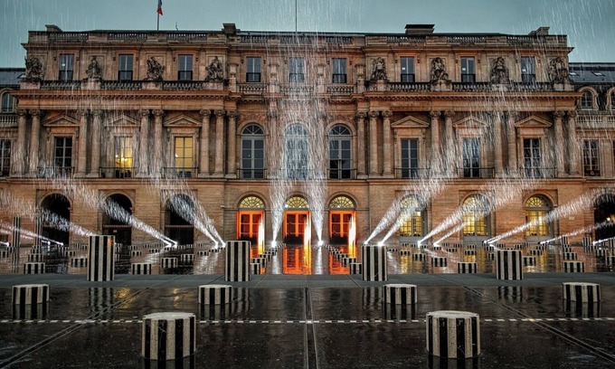 Quartier du Mail Apartment | IN BETWEEN ICONIC PLACES,THE LOUVRE,PALAIS ROYAL & PALAIS GARNIER-RUE MONTMARTRE