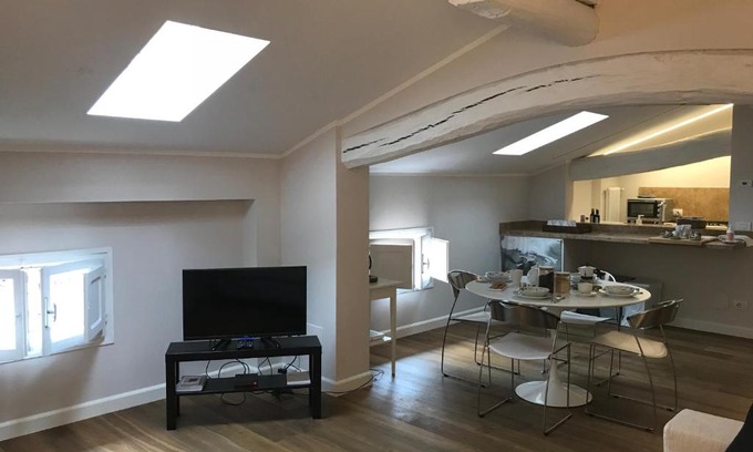 L'antico Ghetto Ebraico Apartment | In Canonica By Holiplanet