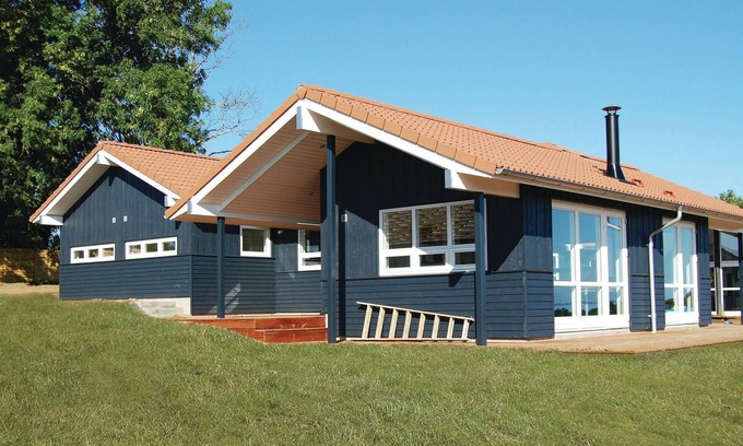 Kettingskov House | In Nr. Kettingskov the builder and his architect have made their own personal mark with this house.