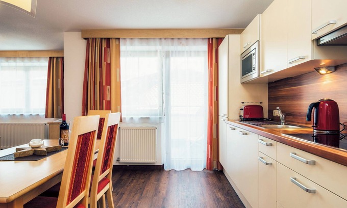 Ladis Apartment | In the center of Ladis - pizzeria in the house - a few minutes walk to the cable car