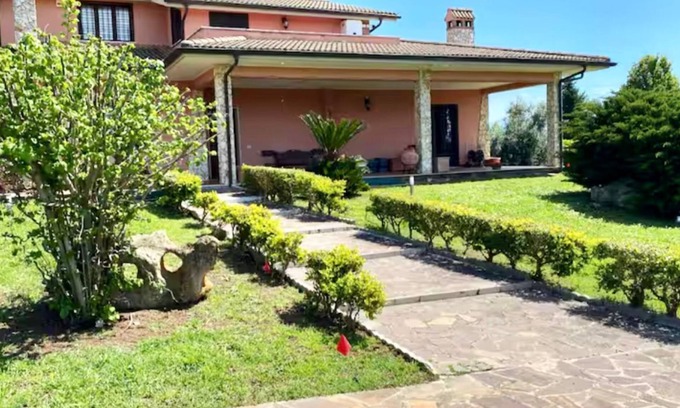 Fiano Romano House | In the green, half an hour from the center of Rome With summer and winter swimming pool