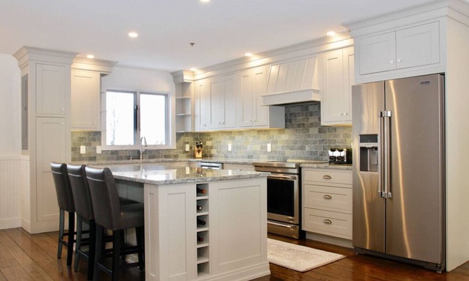 Stratton Mountain House | In the Heart of Stratton Village Square