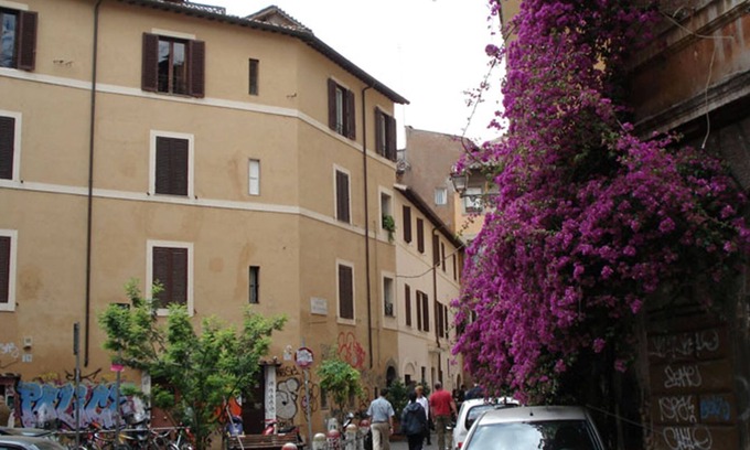 Trastevere House | In Trastevere, the heart of Rome, romantic loft central and cheap