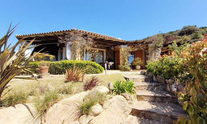 Chia Villa | Incantevole 6 Posti Letto a due Passi Dalla Spiaggia di Chia