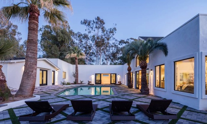 Camelback Mountain Estates Villa | INCREDIBLE CAMELBACK MOUNTAIN MANSION