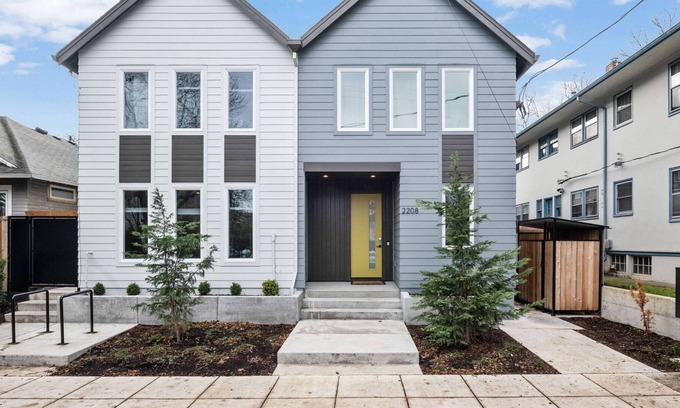 Kerns House | Incredible Kerns Neighborhood Location, New Construction and Furnishing, Walk or Bike to Everything