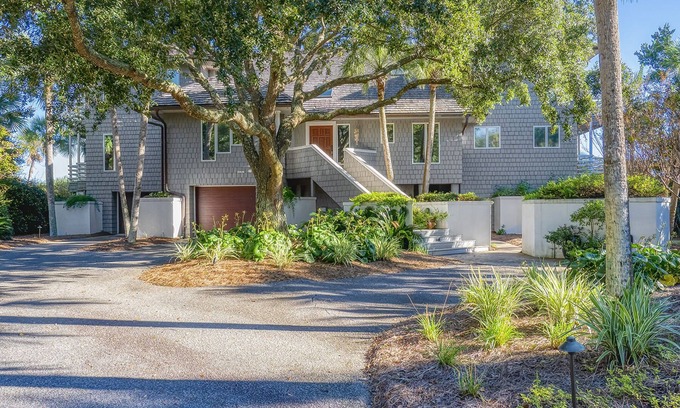 Seabrook Island House | Incredible Oceanfront Home-Sleeps 8! Huge Deck! Beach Access! Amenity Cards!