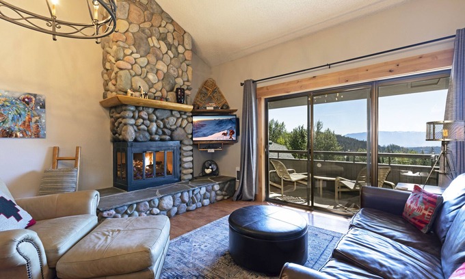 Whitefish Condo | Incredible views and even better ski access! Newly remodeled ski condo