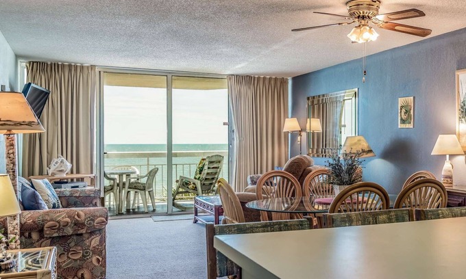Garden City Condo | Incredible Water's Edge Views with Free Tickets to Local Attractions! WE307