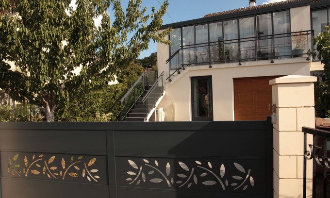 Montgeron Apartment | Independent studio in house