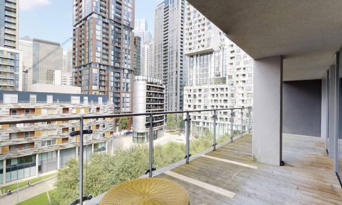 Isle of Dogs Apartment | Indescon Square by Interhome
