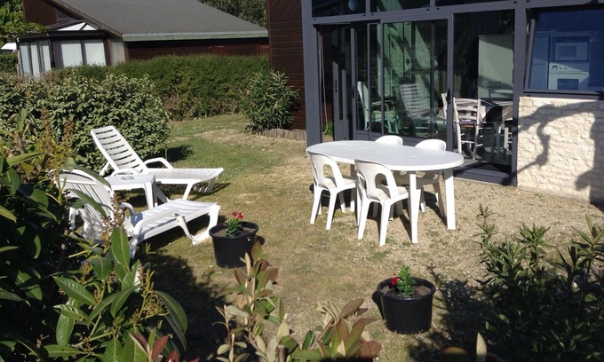 Saint-Pierre-d'Oleron Ski Chalet | Individual chalet 15 minutes by bike from the ocean