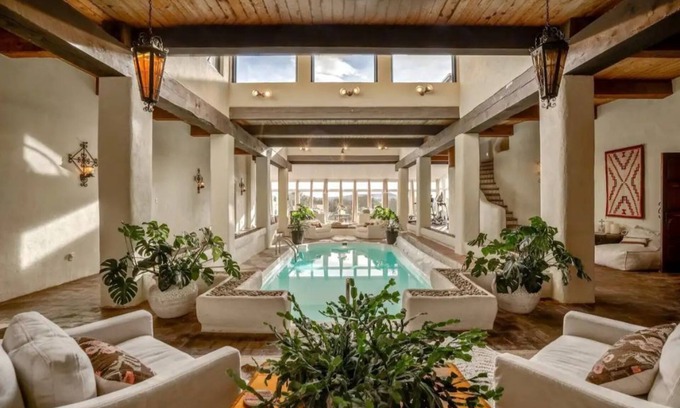 La Cienaga House | Indoor Pool-Expansive Views- Minutes to the Plaza-Hacienda Tesoro Escondido!