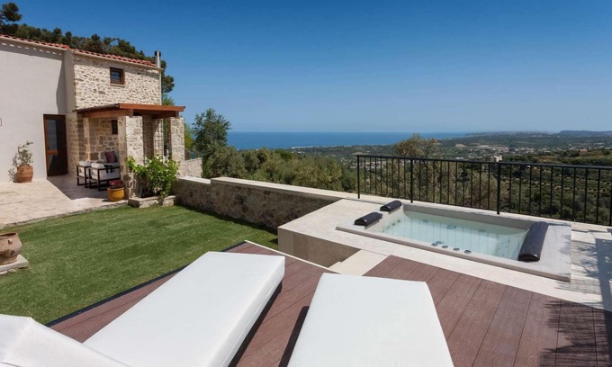 Maroulas Villa | indoor pool outdoor jacuzzi - great for spring!
