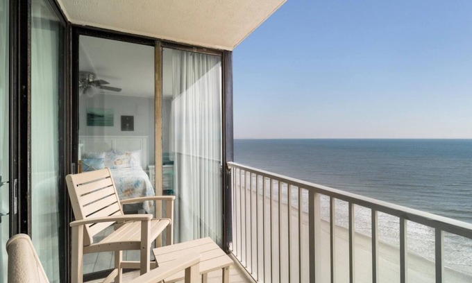 Red Hill Condo | Indulge in Coastal Bliss Oceanfront 2 Bdrm Haven