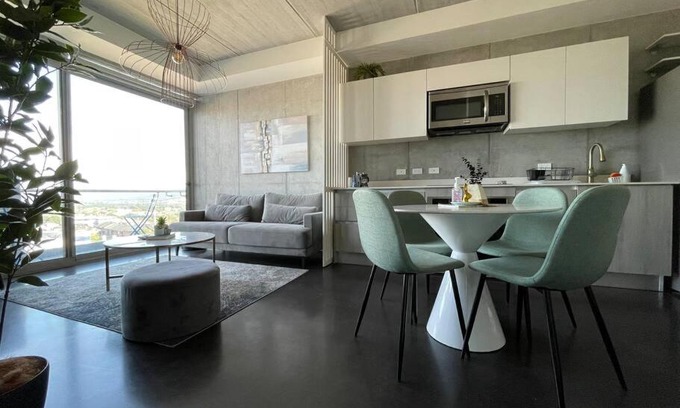 Rohrmoser House | Industrial 2BR perfect location w/AC + sunset view