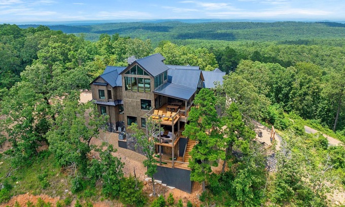 Broken Bow Cabin | Infinity on High- Stunning Views, 5 King Suites, Sleeps 28, Game & Theater Room