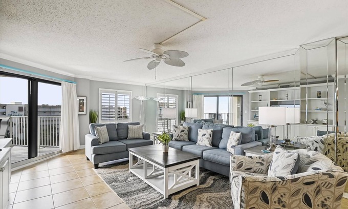 Holiday Isle Condo | Inlet Reef 618 is a 2 bed/2bath with Beach Service and Gulf Views
