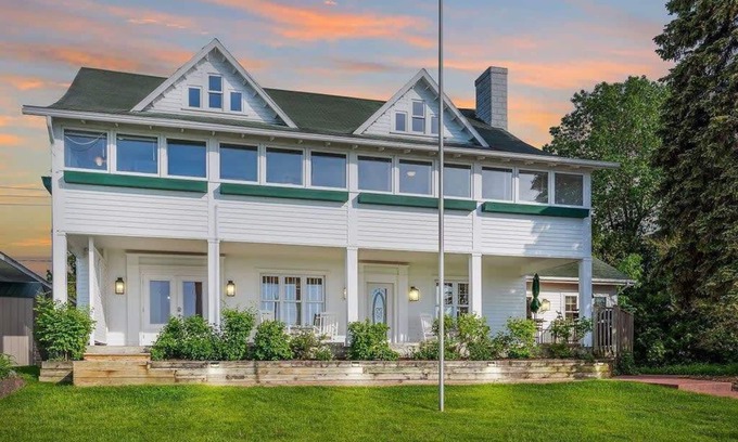 Beulah House | Inn at Beulah Beach on Crystal Lake